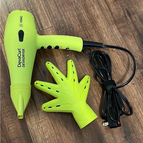 DevaCurl Hairdryer & Viral Defuser - Picture 3 of 3